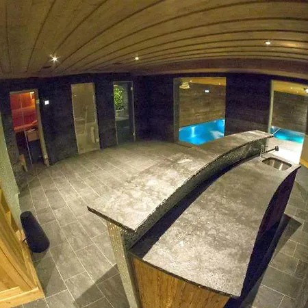 Grand Alpine Chalet 6 Bed, 6 Bath In Saanen